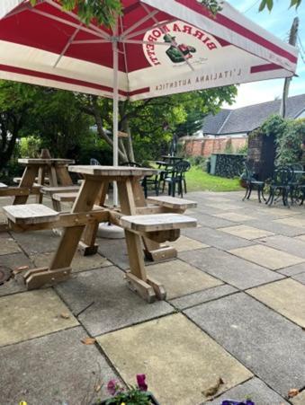 Thorverton Arms Kültér fotó